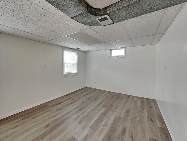 Building Photo - 2921 W 70 1/2 St