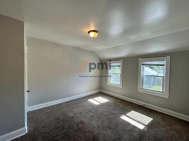 Building Photo - 6138-6138 Ray Ave