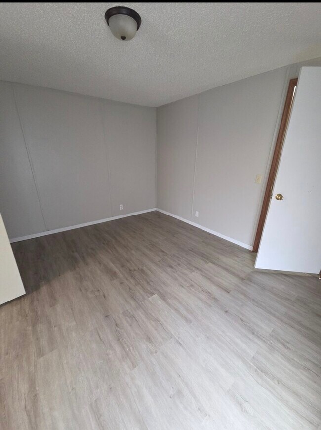 Building Photo - Affordable Mobile Home for sale