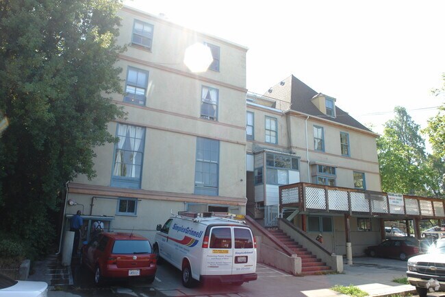 Building Photo - 2455 Prospect St