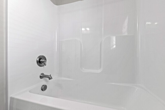 Building Photo - Modern 3BR/2.5BA Home with Open Layout – W...