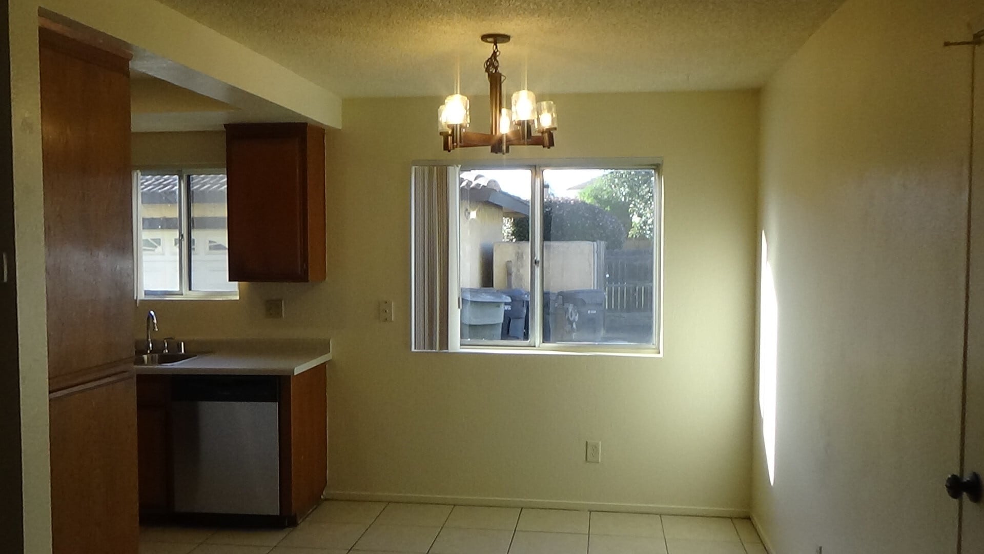 Building Photo - 701 Summerwood Ln