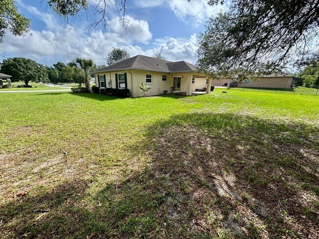 Building Photo - Emerald Point - Southwest Ocala | 3/2 1577 sqft