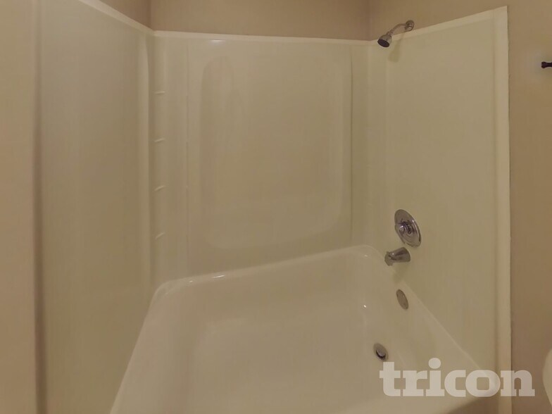 Building Photo - 6621 Brookhaven Trail