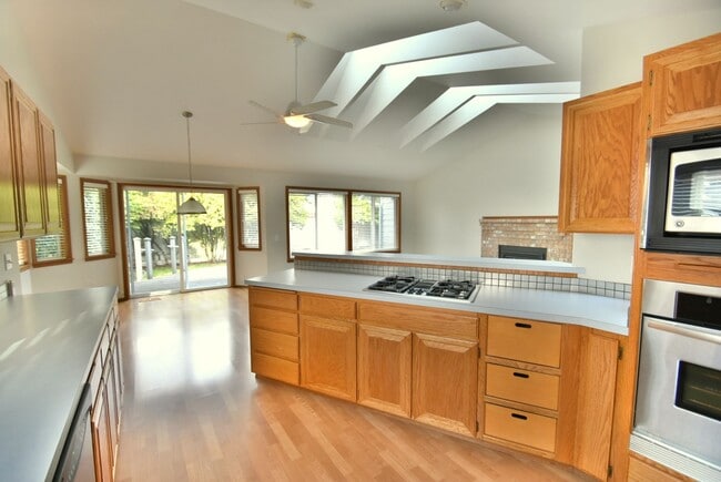 Building Photo - 3bd/2ba Mukilteo Home