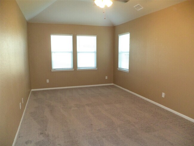 Building Photo - 18669 Blue Spruce Ln
