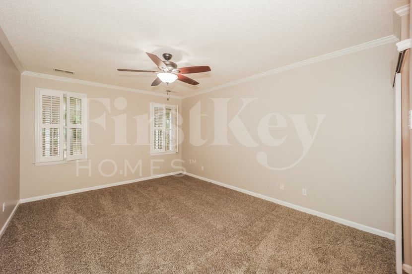 Building Photo - 17 Arbor Way