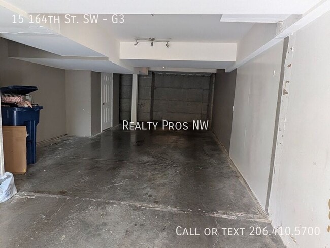 Building Photo - 15 164th St SW