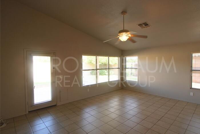 Building Photo - 940 S Lafayette Dr