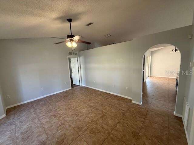 Building Photo - 131 Rae Dr