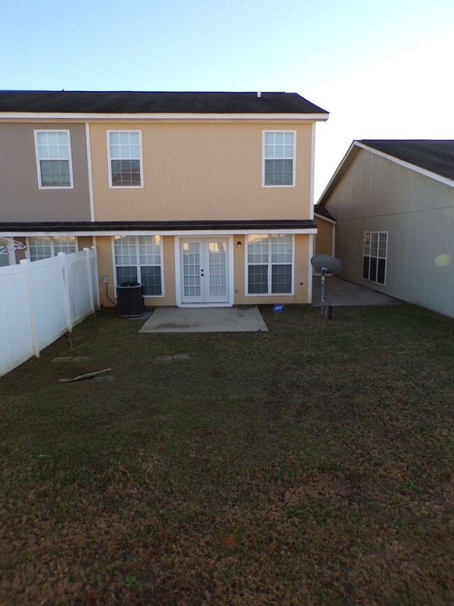 Building Photo - Wakefield Townhomes, Enterprise, AL