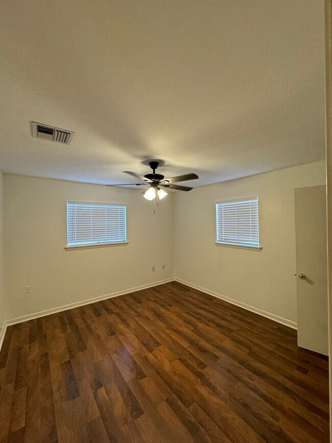 Building Photo - 305 Harrell Dr