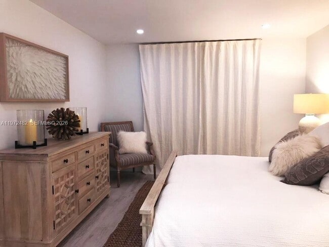 Building Photo - 20201 NE 29th Ct