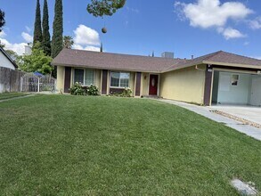 Building Photo - Tracy 4 Bedroom 2 Bathroom Home with a pool