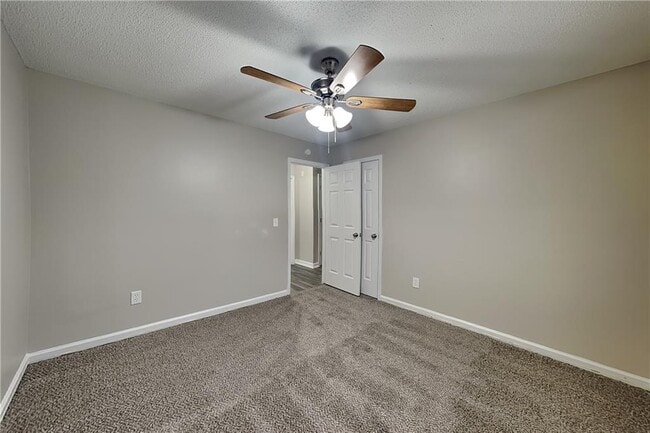 Building Photo - 35 Amber Trce