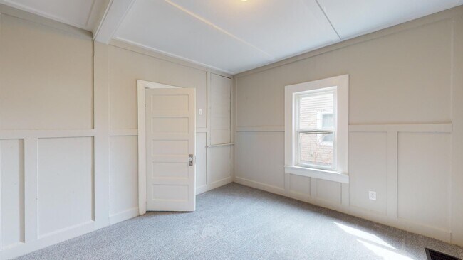 Building Photo - Brooklyn Centre Area - 3 Bedroom - Single ...