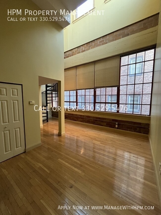 Building Photo - 2404 Prospect Ave E