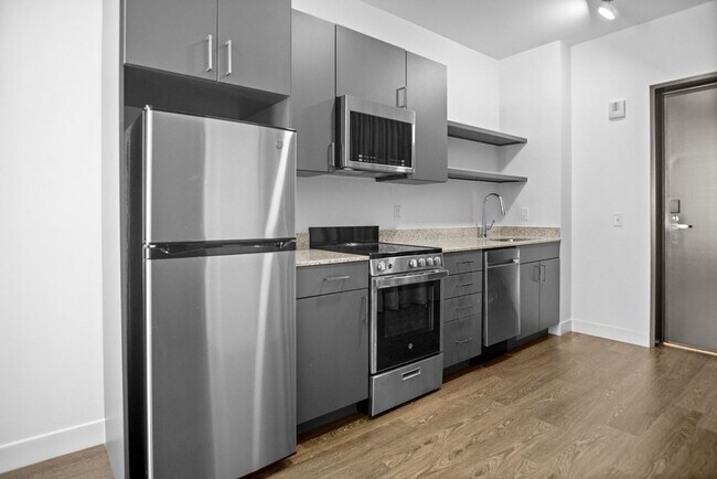 Elliston 1x1 - Kitchen - Broadview at Vanderbilt
