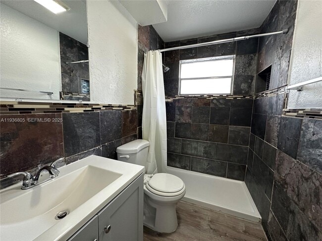 Building Photo - 116 NW 2nd Ave