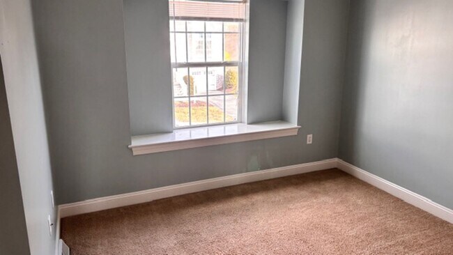 Building Photo - $2,200 townhome for rent Swatara township 3 bed 2.5 baths