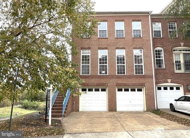 Building Photo - 13611 Acorn Hunt Pl