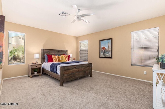 Building Photo - 632 E Mule Train Trail