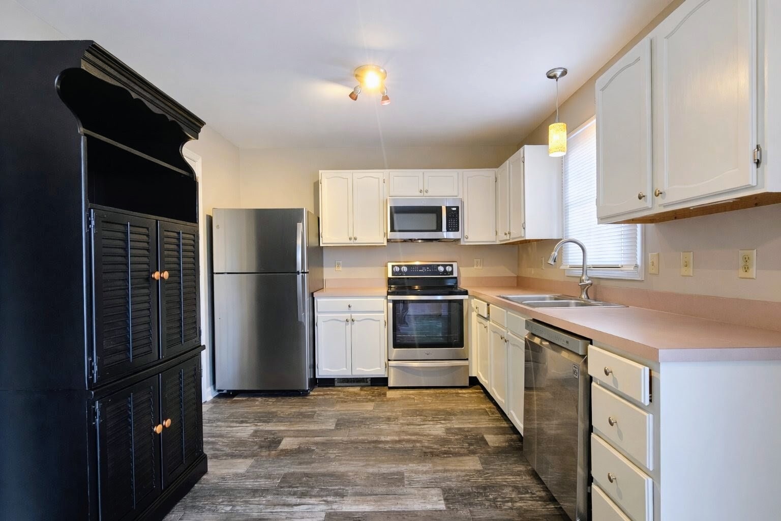 Building Photo - 27 Penny Ln