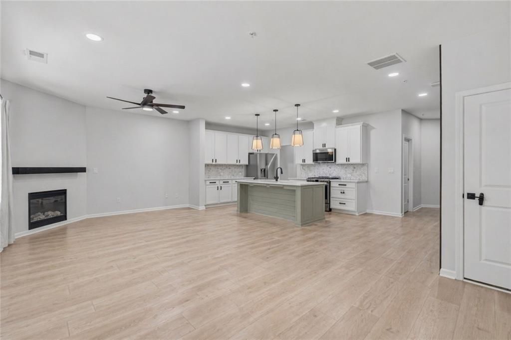 Building Photo - 1339 Endicott Ct