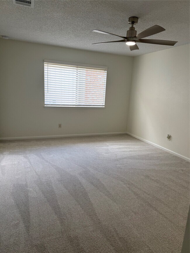 Building Photo - 262 Coppersmith Dr