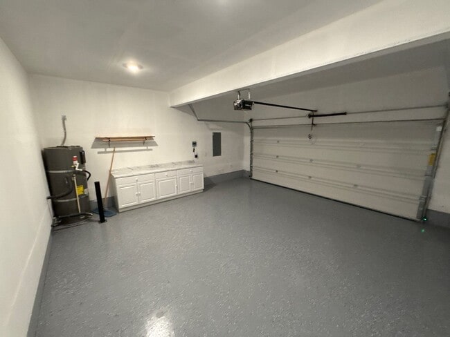 Building Photo - 4770 Daiquiri Ave NE