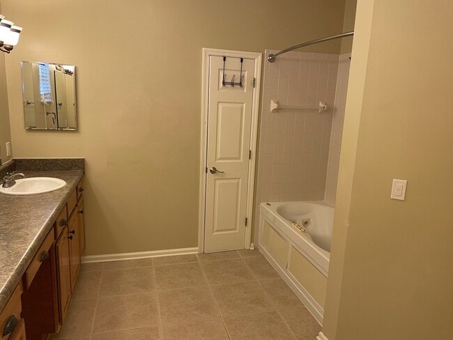 Building Photo - 1325 Stone Rd