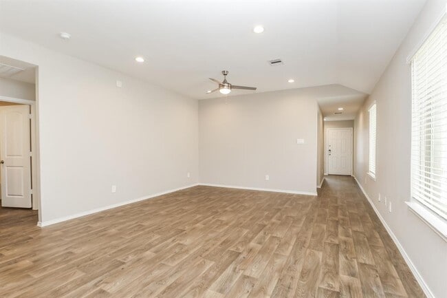 Building Photo - 9913 Gln Brk Ln