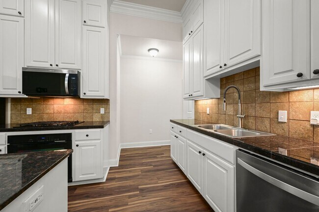Building Photo - 14835 Pendleton Way