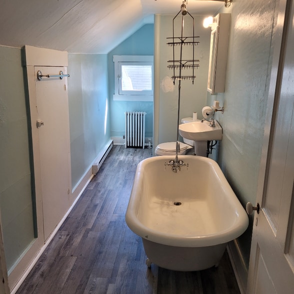 Building Photo - 231 A South Prospect St