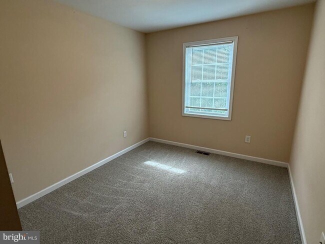 Building Photo - 202 Bell Tower Ct