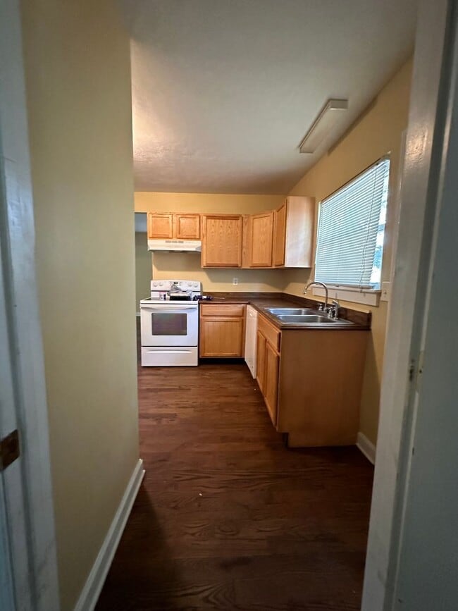Building Photo - 610 Martin St