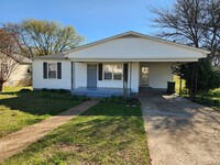 Building Photo - Fully renovated 2 bed 1 bath rental home i...