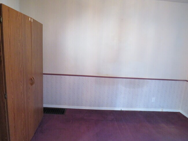 Building Photo - 2002 Cottage Ave