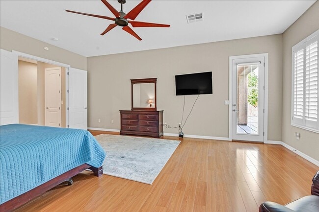Building Photo - Rental Home with Large Pool