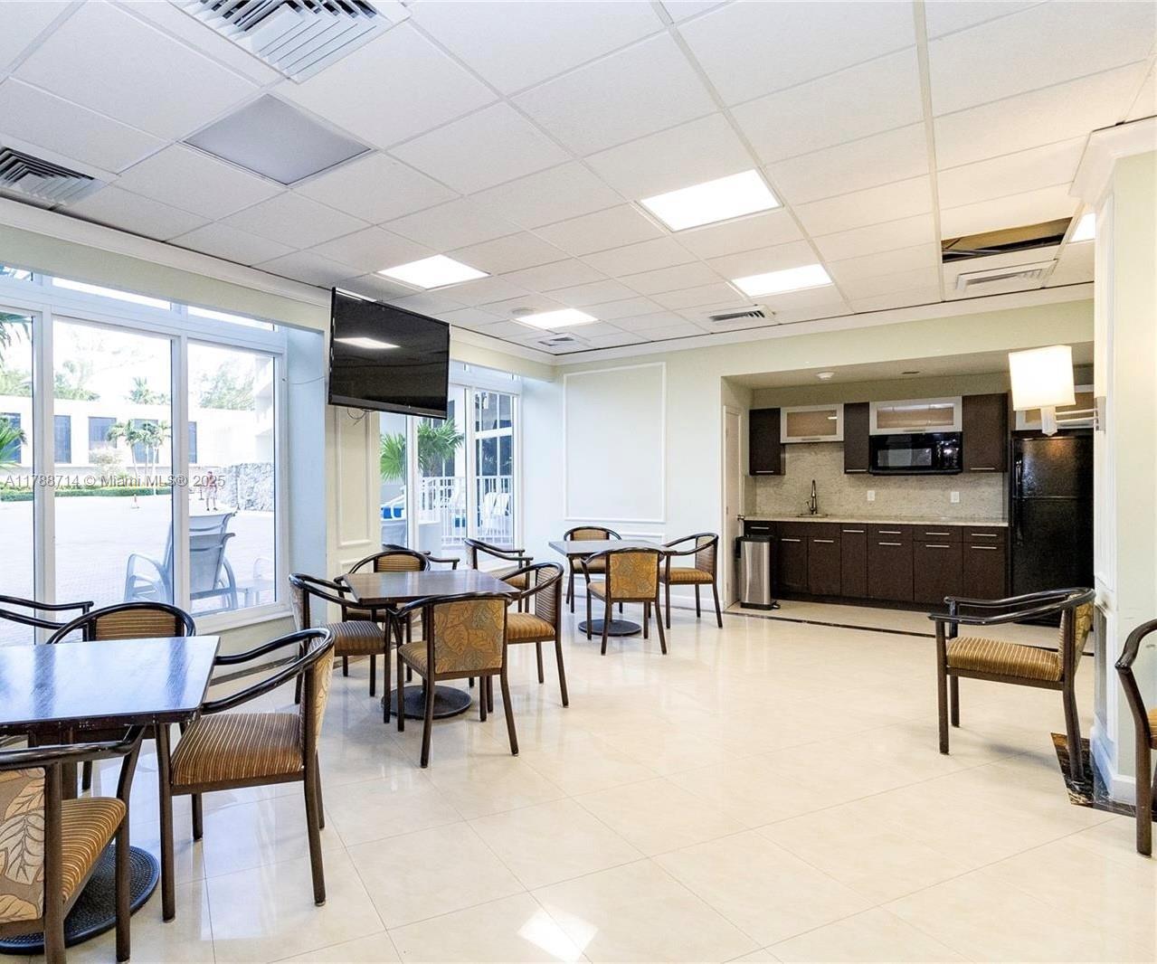 Building Photo - 3180 S Ocean Dr