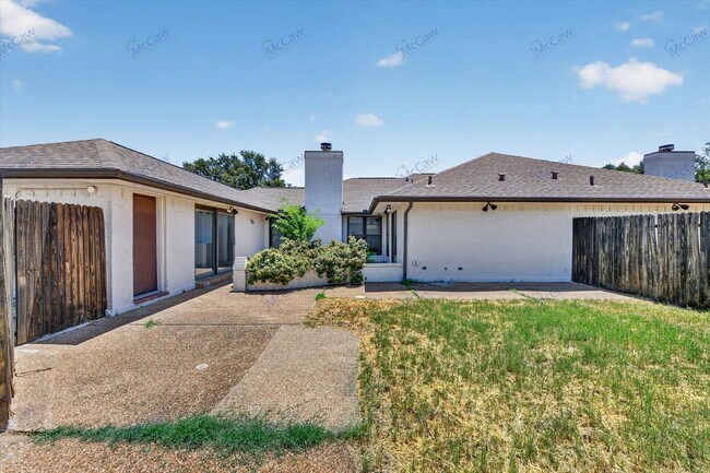 Building Photo - 4900 Ledgestone Dr
