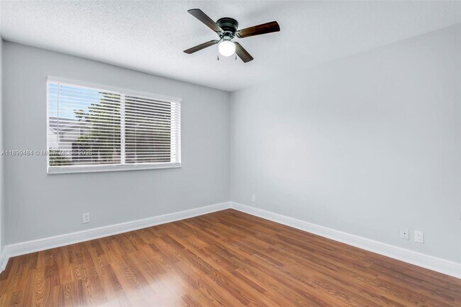 Building Photo - 5780 Rock Island Rd