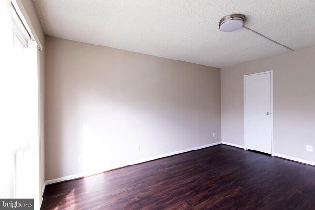 Building Photo - 11804 Breton Ct