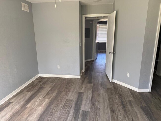 Building Photo - 7250 Westpointe Blvd