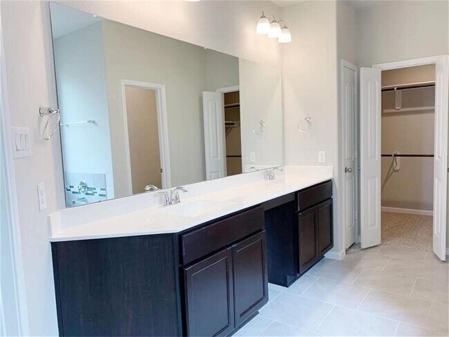 Building Photo - 3047 Forest Creek Dr