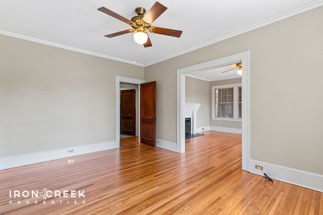 Building Photo - Charming Craftsman Home with Modern Conven...