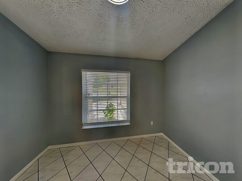 Building Photo - 7028 Covewood Dr