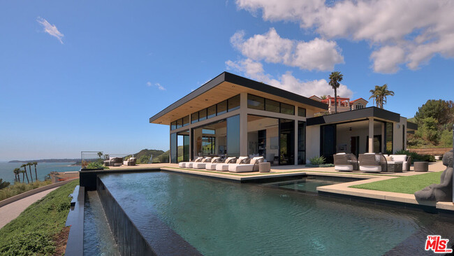 Building Photo - 3881 Puerco Canyon Rd