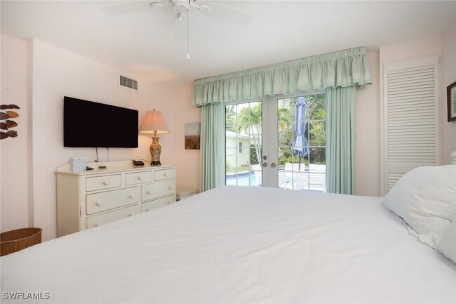 Building Photo - 361 1st Ave N