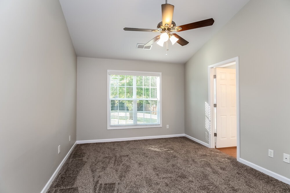 Building Photo - 172 Lantana Dr